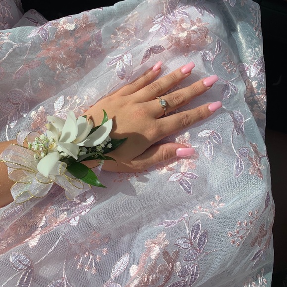 Lavender & pink hand embroidered gown - Picture 4 of 8